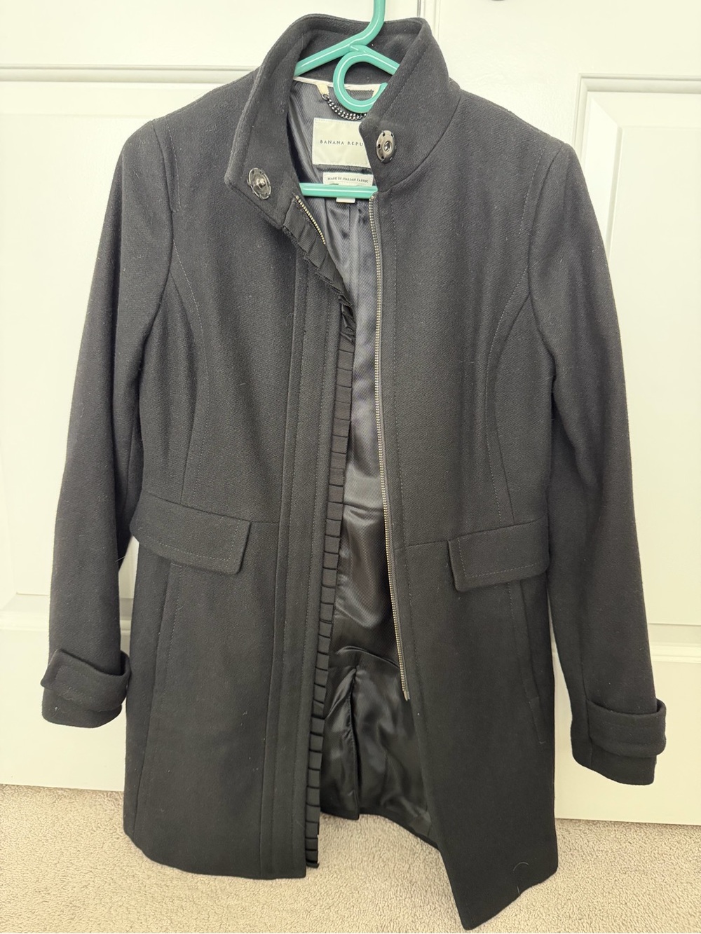 EUC Banana Republic Black Italian Wool Front Zip Coat Sz Small